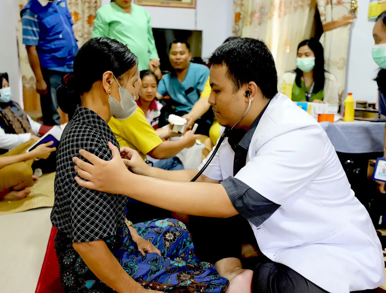 Fajar mengapresiasi kesiapsiagaan lintas sektor atas pendirian dapur umum dan pelayanan kesehatan kepada masyarakat terdampak bencana tanah longsor ini. 